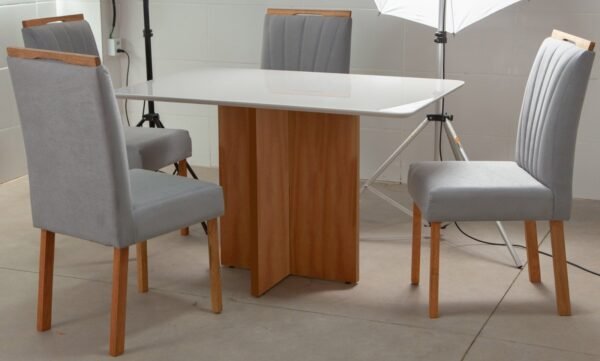 Mesa Jade com 4 cadeiras 90x90